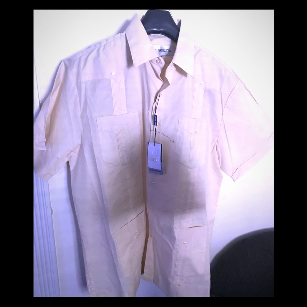 NWT Men’s Guayabera Shirt-Large